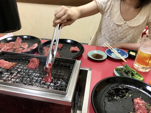 焼肉屋の内装デザイン事例