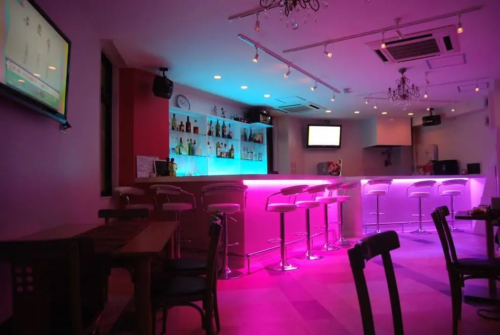 照明の明るさや色を工夫する