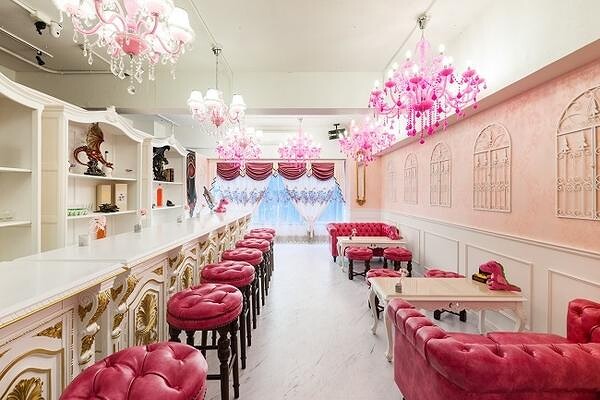 人気メイドカフェのコンセプト事例