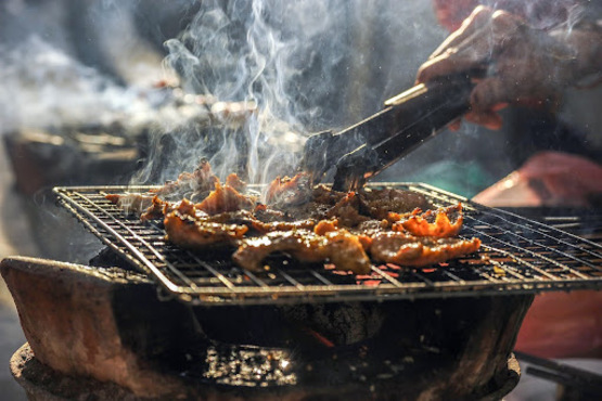 焼肉屋の内装工事費用を安く抑えるポイントは?